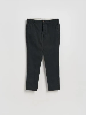 Reserved - Spodnie chino slim fit - czarny