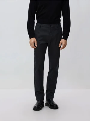 Reserved - Spodnie chino slim fit - czarny