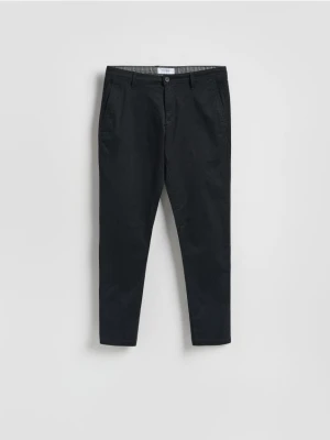 Reserved - Spodnie chino slim fit - czarny
