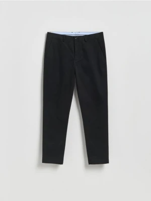 Reserved - Spodnie chino slim fit - czarny