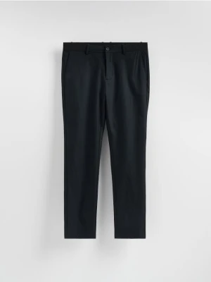 Reserved - Spodnie chino slim fit - czarny