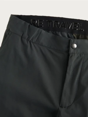 Reserved - Spodnie chino slim fit - czarny