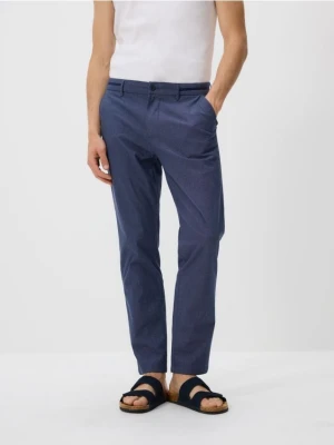Reserved - Spodnie chino slim fit - granatowy