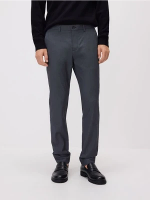 Reserved - Spodnie chino slim fit - granatowy