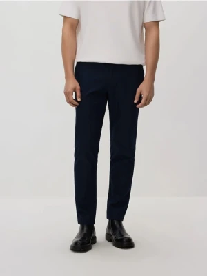 Reserved - Spodnie chino slim fit - granatowy