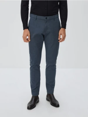 Reserved - Spodnie chino slim fit - granatowy