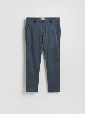 Reserved - Spodnie chino slim fit - granatowy