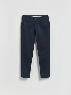 Reserved - Spodnie chino slim fit - granatowy