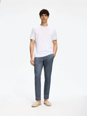 Reserved - Spodnie chino slim fit - granatowy