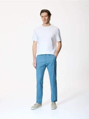 Reserved - Spodnie chino slim fit - granatowy