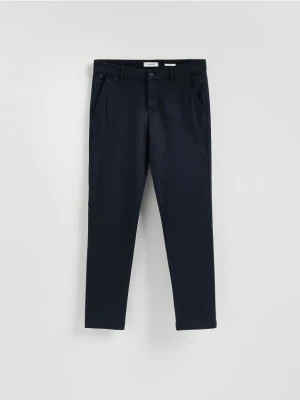 Reserved - Spodnie chino slim fit - granatowy