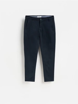 Reserved - Spodnie chino slim fit - granatowy