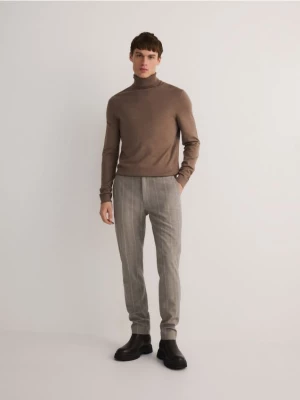 Reserved - Spodnie chino slim fit w kratę - beżowy