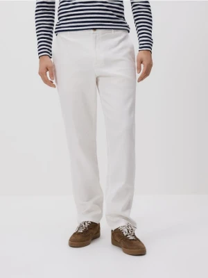 Reserved - Spodnie chino slim z lnem - biały