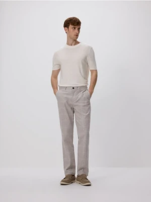 Reserved - Spodnie chino slim z lnem - brązowy