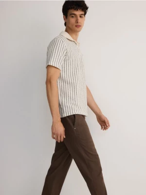 Reserved - Spodnie chino slim z lnem - ciemnobrązowy