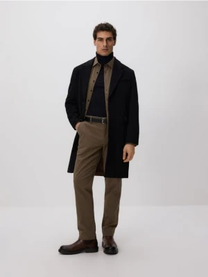 Reserved - Spodnie chino slim z regulacją w pasie - ciemnozielony