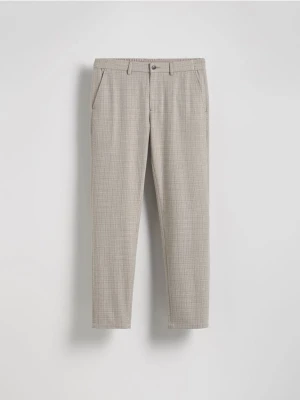 Reserved - Spodnie chino slim z wiskozą - beżowy