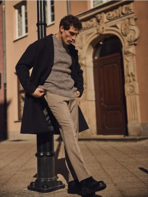 Reserved - Spodnie chino slim z wiskozą - brązowy