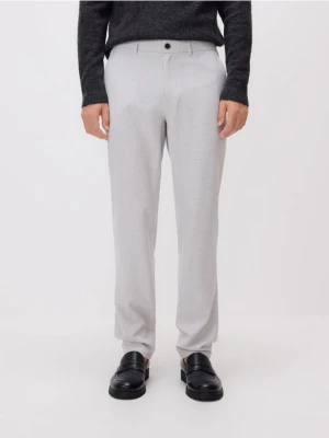 Reserved - Spodnie chino slim z wiskozą - jasnoszary