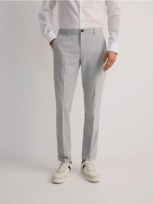 Reserved - Spodnie chino slim z wiskozą - jasnoszary