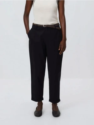 Reserved - Spodnie chino z paskiem - czarny