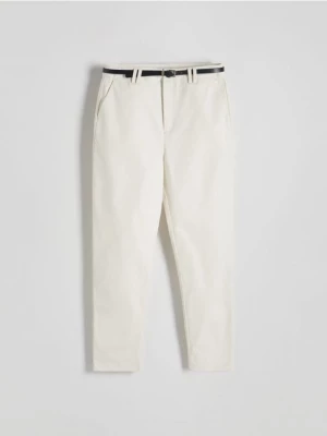 Reserved - Spodnie chino z paskiem - złamana biel