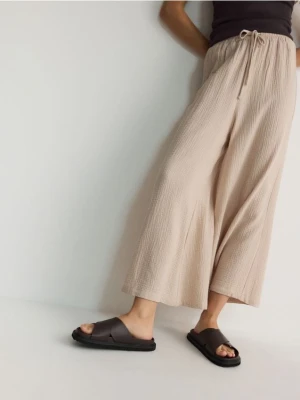 Reserved - Spodnie culotte - kremowy