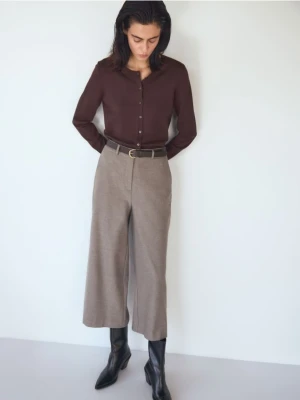 Reserved - Spodnie culotte z paskiem - beżowy