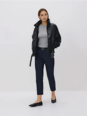 Reserved - Spodnie cygaretki z paskiem - granatowy