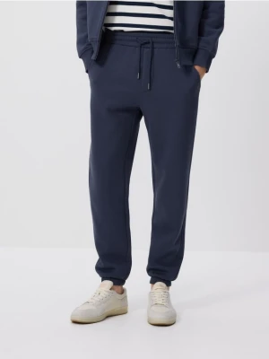 Reserved - Spodnie dresowe regular fit - granatowy