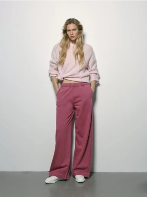 Reserved - Spodnie dresowe z bawełną - jasnofioletowy