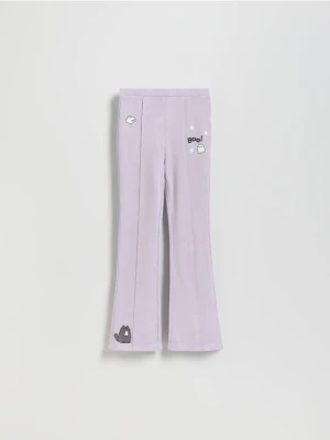 Zdjęcie produktu Reserved - Spodnie flare Pusheen - lawendowy