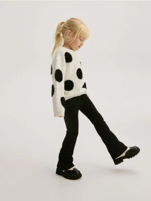 Zdjęcie produktu Reserved - Spodnie flare z kieszeniami cargo - czarny