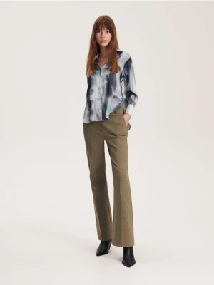 Reserved - Spodnie flare z mankietami - zielony