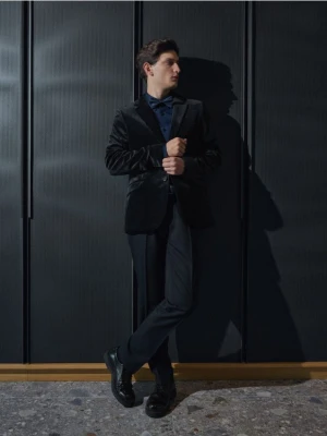 Reserved - Spodnie garniturowe slim fit - czarny