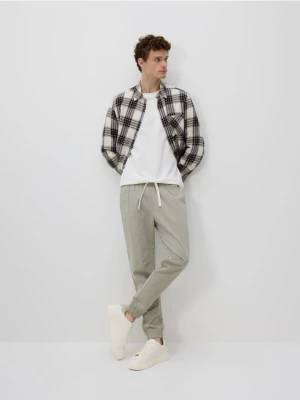 Reserved - Spodnie jogger slim fit - jasnozielony