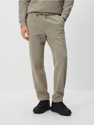 Reserved - Spodnie jogger straight - beżowy