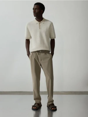 Reserved - Spodnie jogger z wiskozą - brązowy