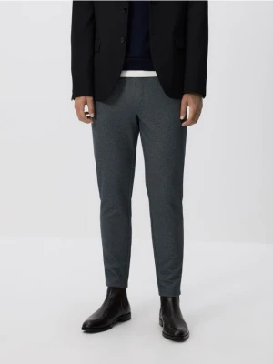 Reserved - Spodnie regular fit - granatowy