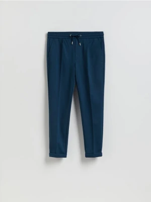 Reserved - Spodnie regular z włóknem bambusowym - granatowy