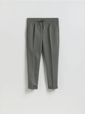 Reserved - Spodnie regular z włóknem bambusowym - zielony