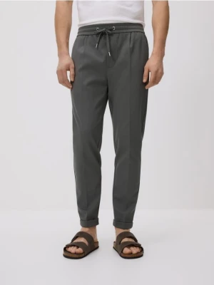 Reserved - Spodnie regular z włóknem bambusowym - zielony