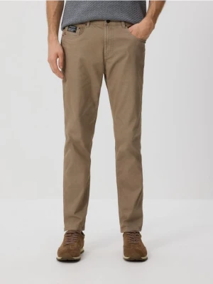 Reserved - Spodnie Slim fit - brązowy