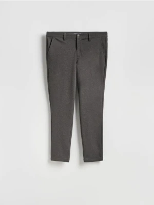 Reserved - Spodnie slim z wiskozą - ciemnobrązowy