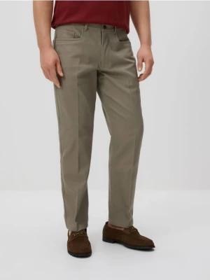 Reserved - Spodnie straight z kantem - brązowy