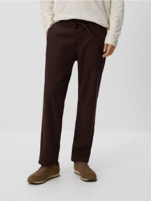 Reserved - Spodnie straight z lnem - ciemnobrązowy