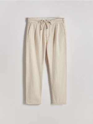 Reserved - Spodnie straight z wiązaniem - złamana biel