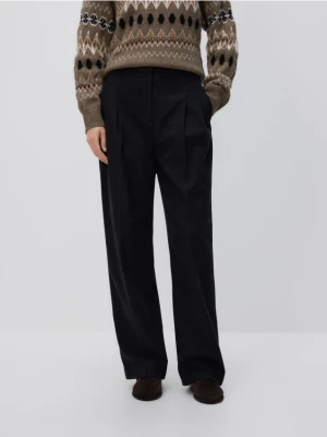 Reserved - Spodnie w kant z wełną - ciemnoszary