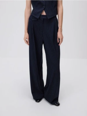 Reserved - Spodnie w prążek - granatowy